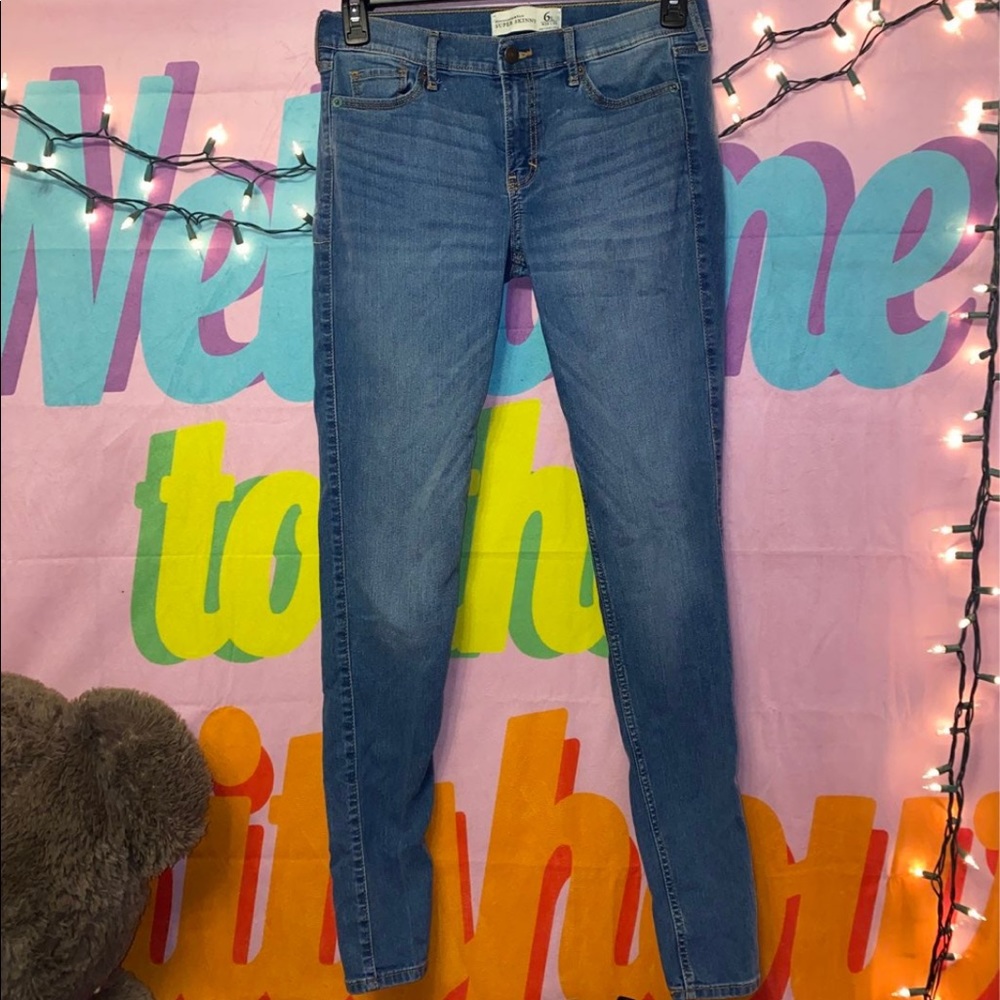 Woman’s Abrecrombie & Fitch Skinny Jeans